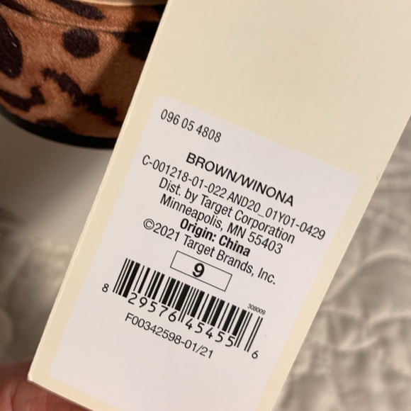 Block heel sandals NWT - Picture 5 of 11